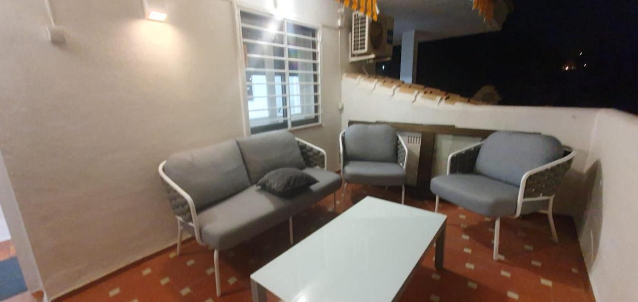 Comfortable One Bedroom Apartment Фуeнхирола Екстериор снимка