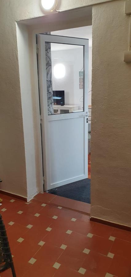 Comfortable One Bedroom Apartment Фуeнхирола Екстериор снимка