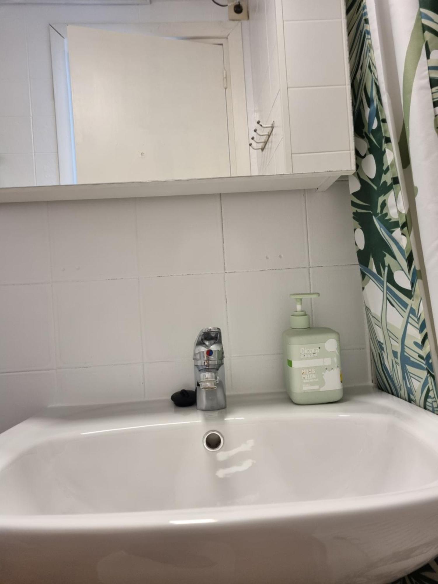 Comfortable One Bedroom Apartment Фуeнхирола Екстериор снимка