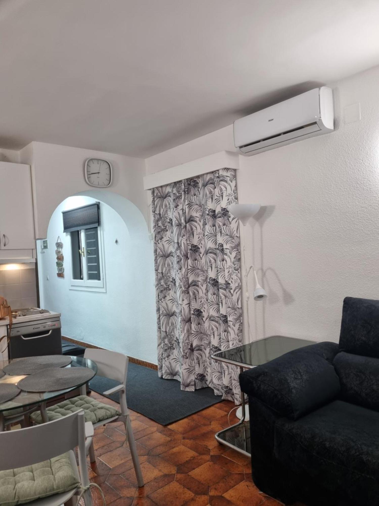 Comfortable One Bedroom Apartment Фуeнхирола Екстериор снимка
